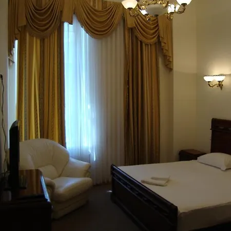Theatre Hotel Odesa Room photo