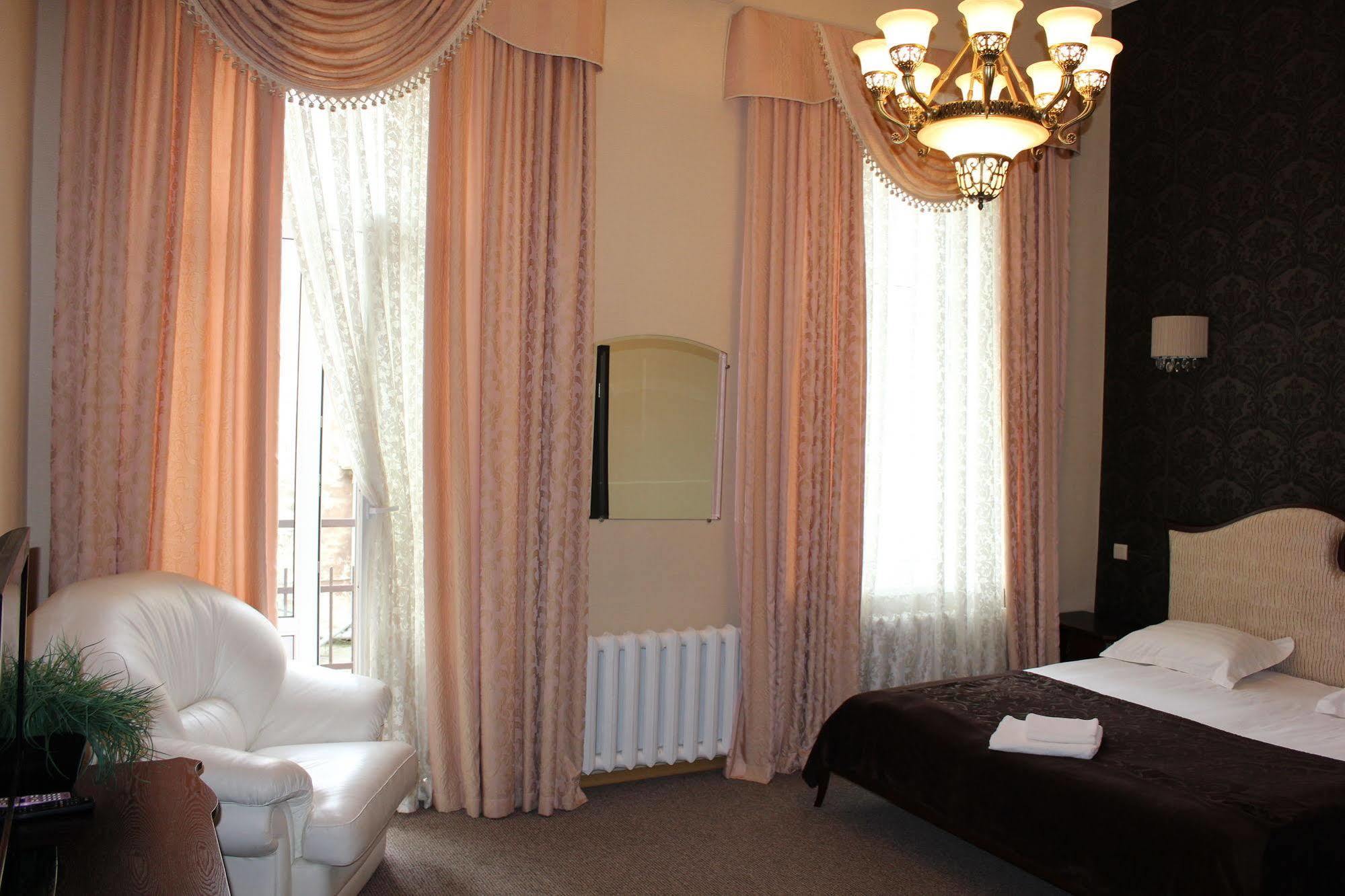 Theatre 3* Odessa